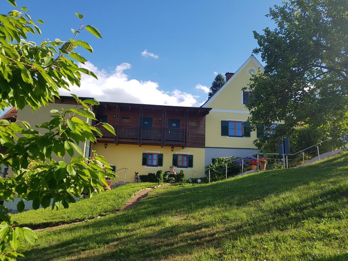 Ferienappartments Landhaus Fuehldichwohl Fehring Экстерьер фото